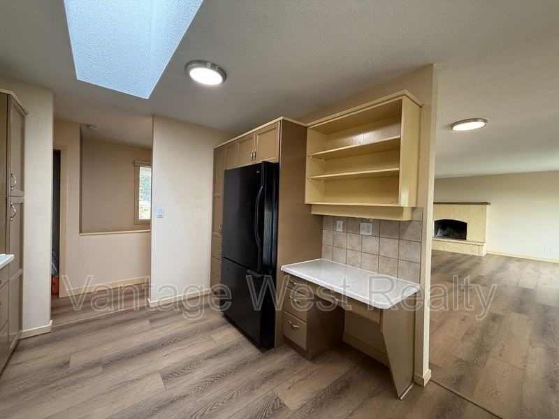 1153 Trevor Dr - Photo 6 of 26