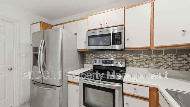 1233 Hollyhock Ln - Photo 3 of 34