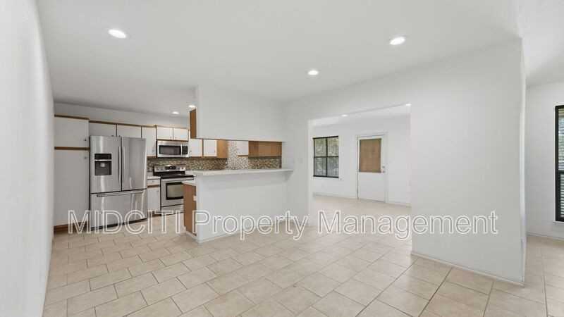 1233 Hollyhock Ln - Photo 6 of 34