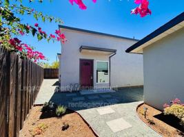 featured image of 1195 Heather Ct #A