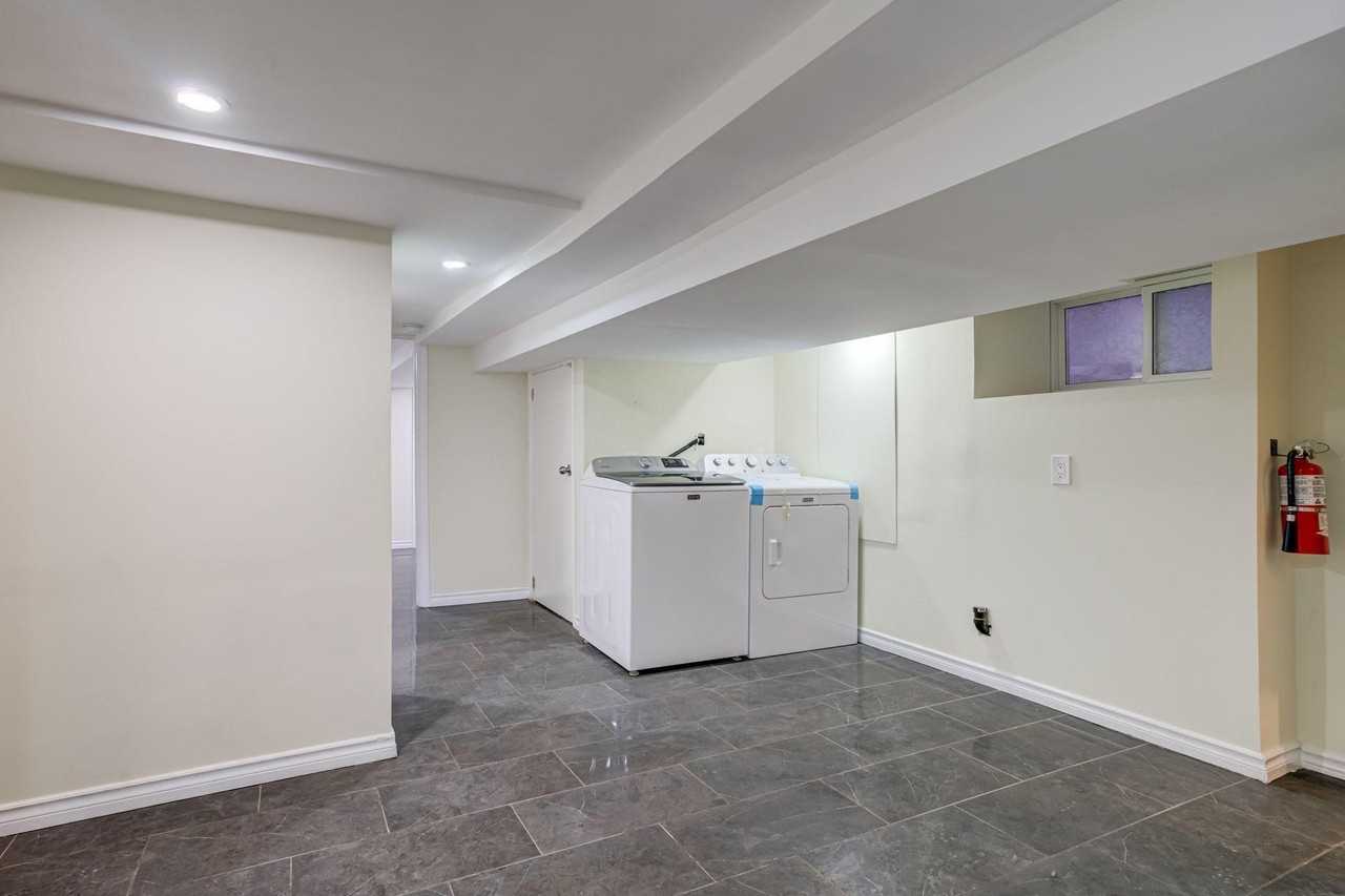 212 Wellington St N #BS - Photo 4 of 16