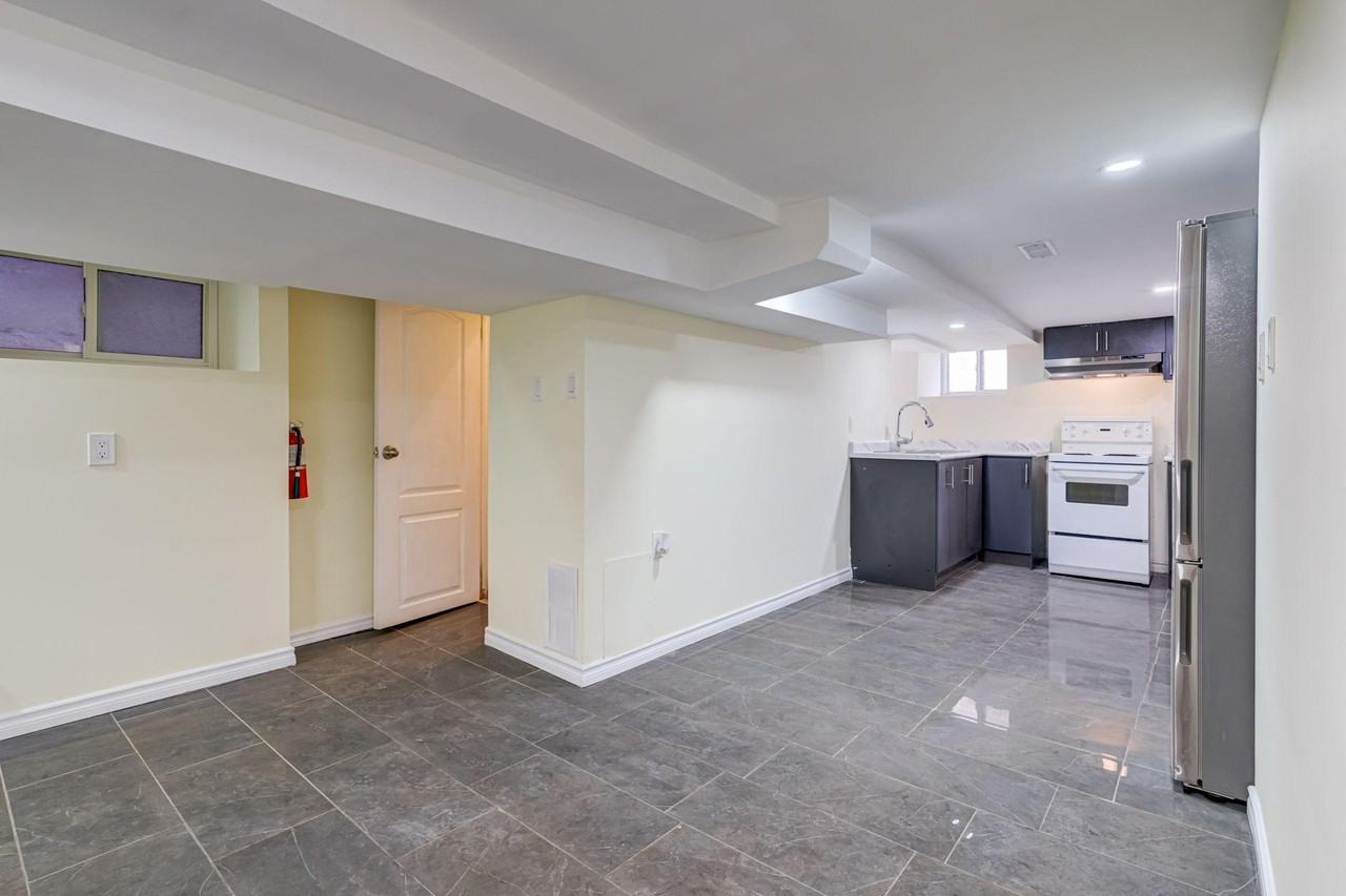 212 Wellington St N #BS - Photo 6 of 16