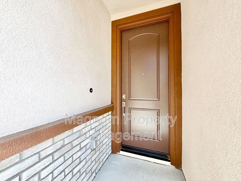 31404 Lolite Dr - Photo 3 of 40