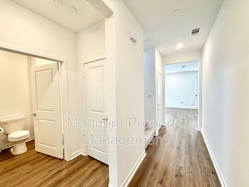 31404 Lolite Dr - Photo 4 of 40
