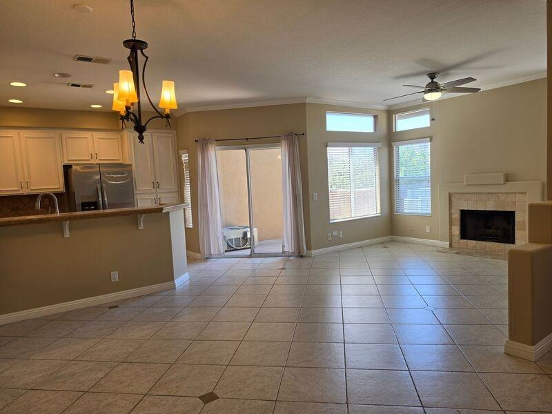 28436 Yosemite Dr - Photo 4 of 32
