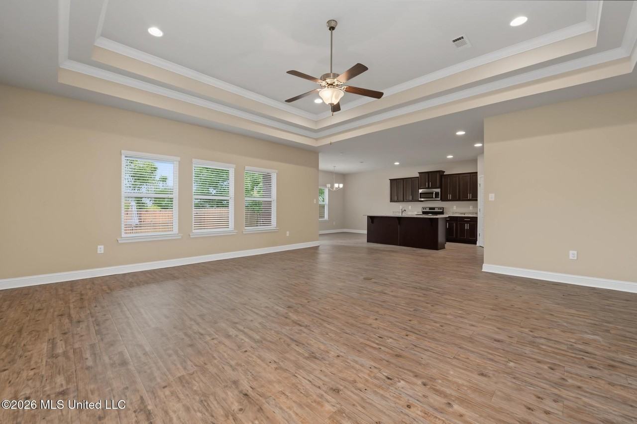 14894 Calcutta Dr - Photo 4 of 24