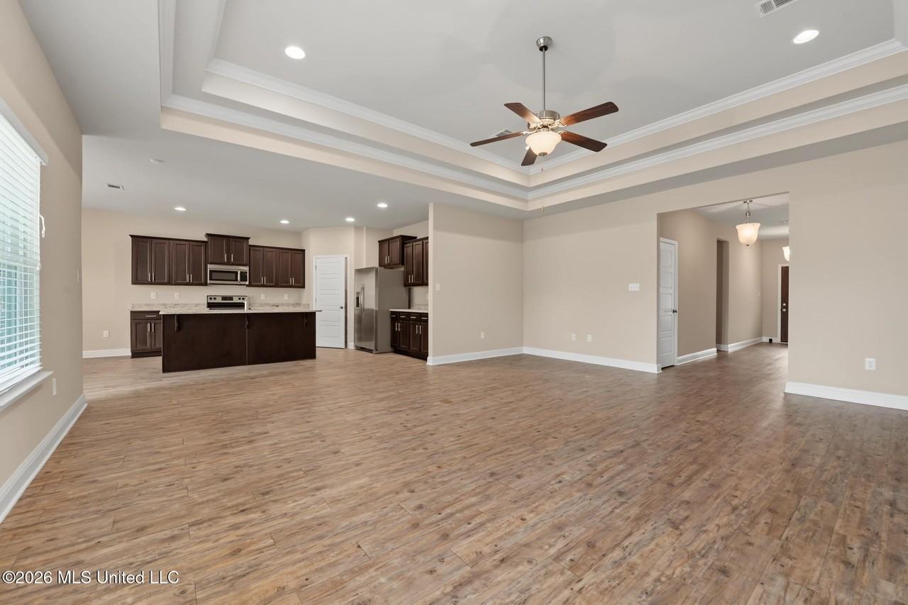 14894 Calcutta Dr - Photo 5 of 24
