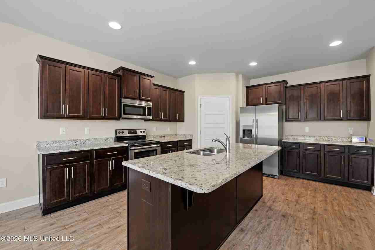 14894 Calcutta Dr - Photo 7 of 24