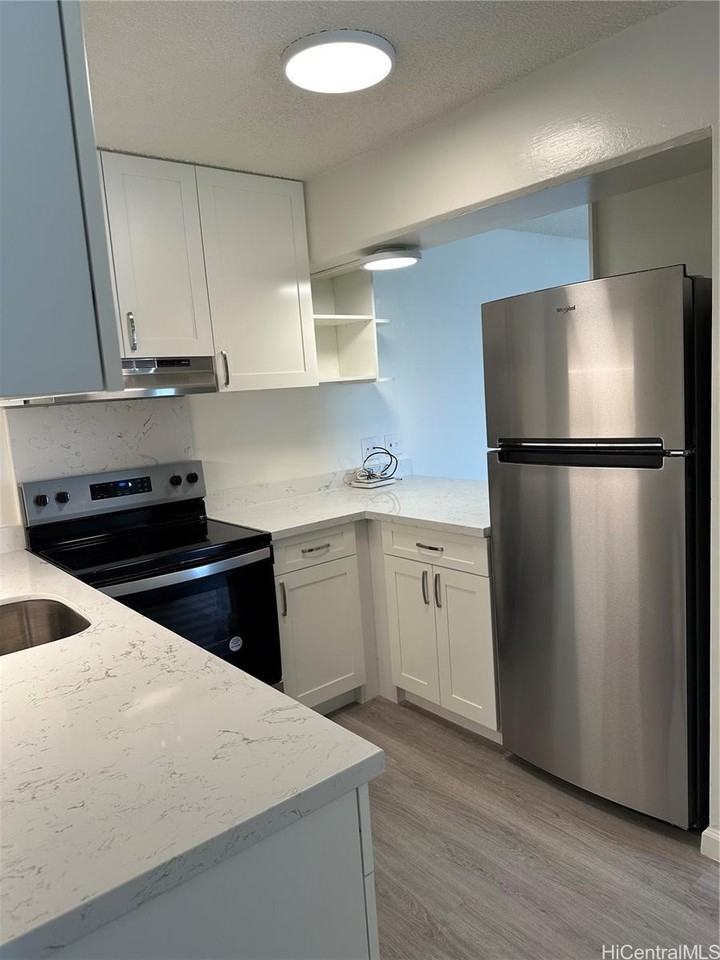 225 Kaiulani Ave #1203 - Photo 4 of 15