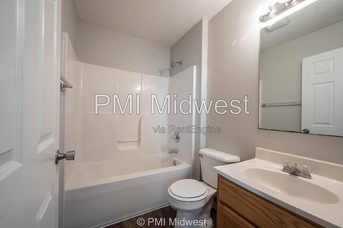 1702 W Michigan St #10 - Photo 6 of 10