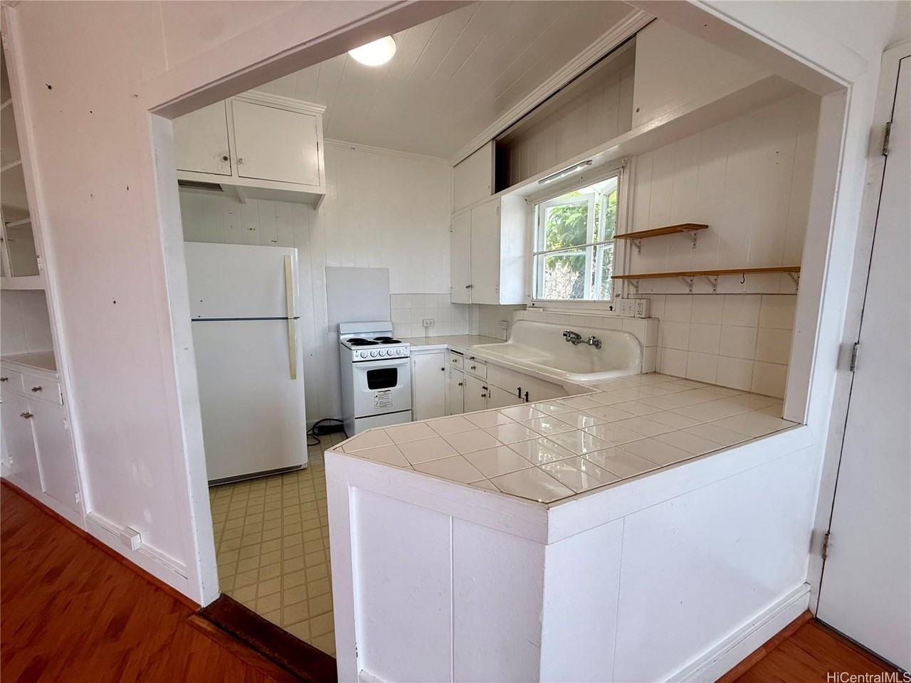 3770 Sierra Dr #B - Photo 3 of 17