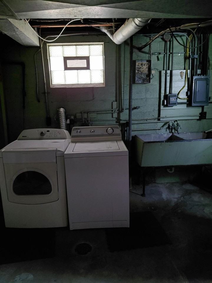 7419 Maple Ave - Photo 3 of 17