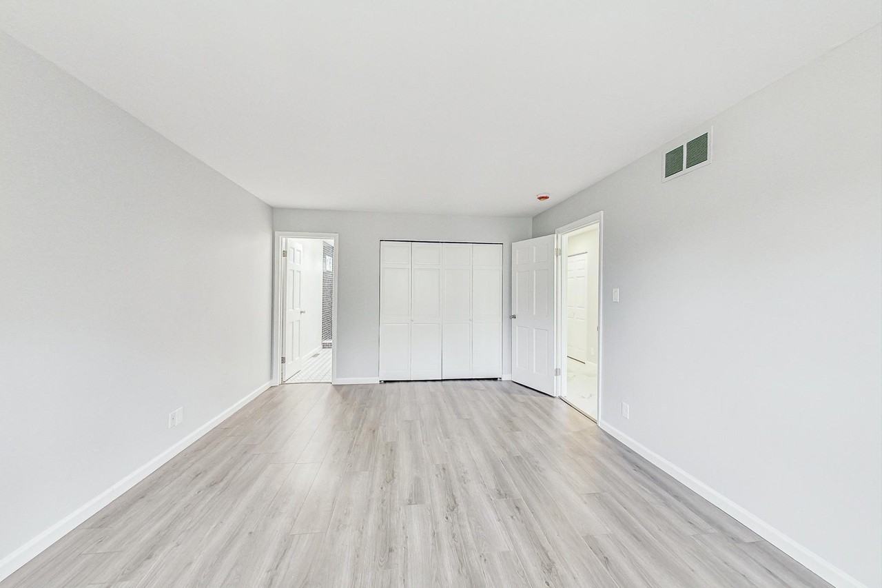 22 Chrismar Rd - Photo 7 of 26