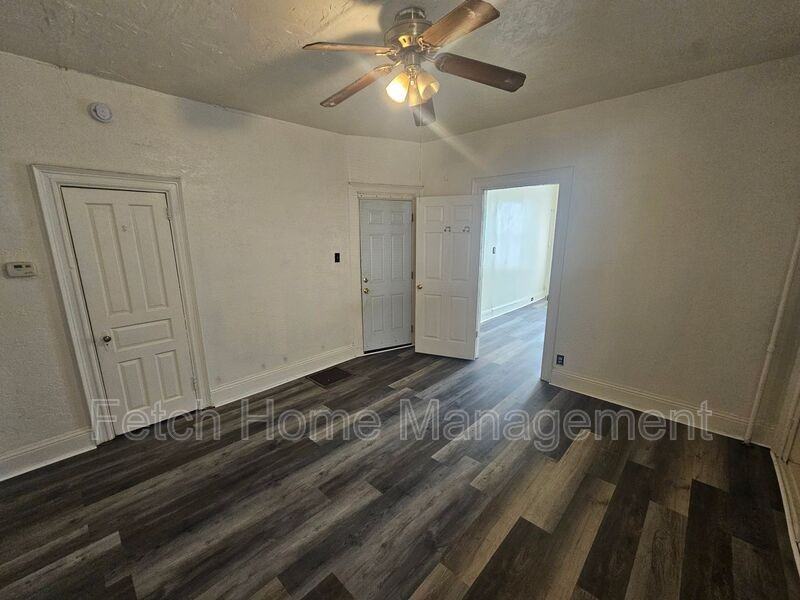 569 W Philadelphia St #1 - Photo 3 of 12