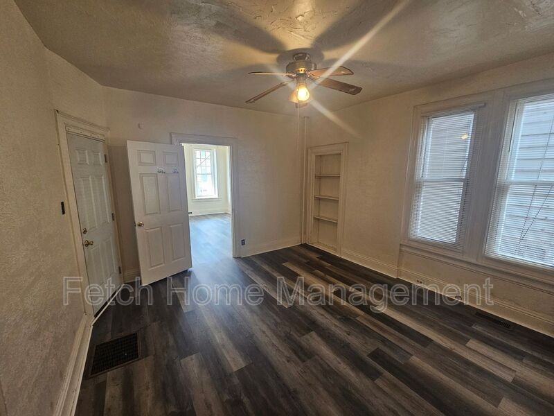 569 W Philadelphia St #1 - Photo 4 of 12