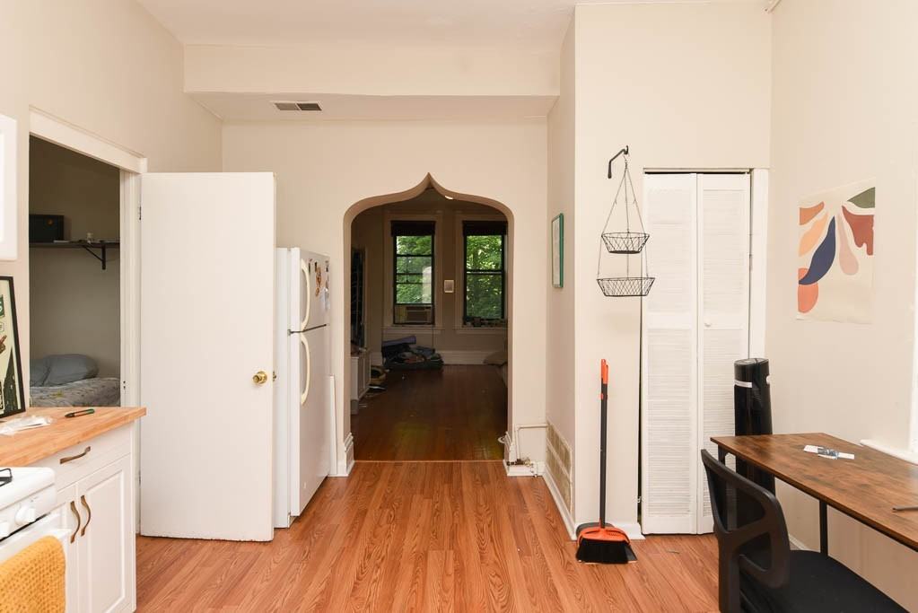 2031 W Moffat St #3 - Photo 5 of 21