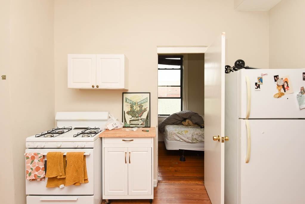 2031 W Moffat St #3 - Photo 7 of 21