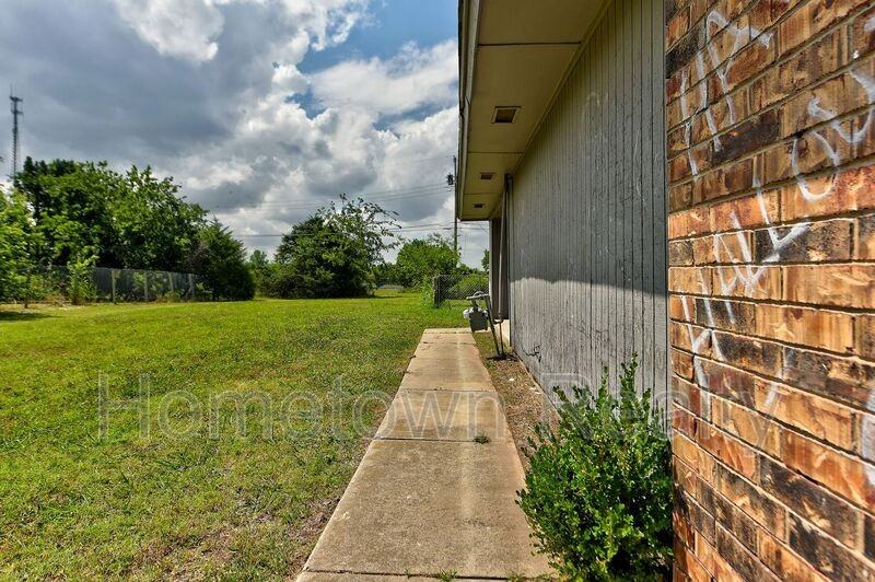 310 Nw 118th St - Photo 2 of 42