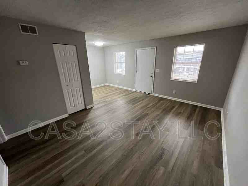 383 Redmar Blvd #50 - Photo 2 of 4