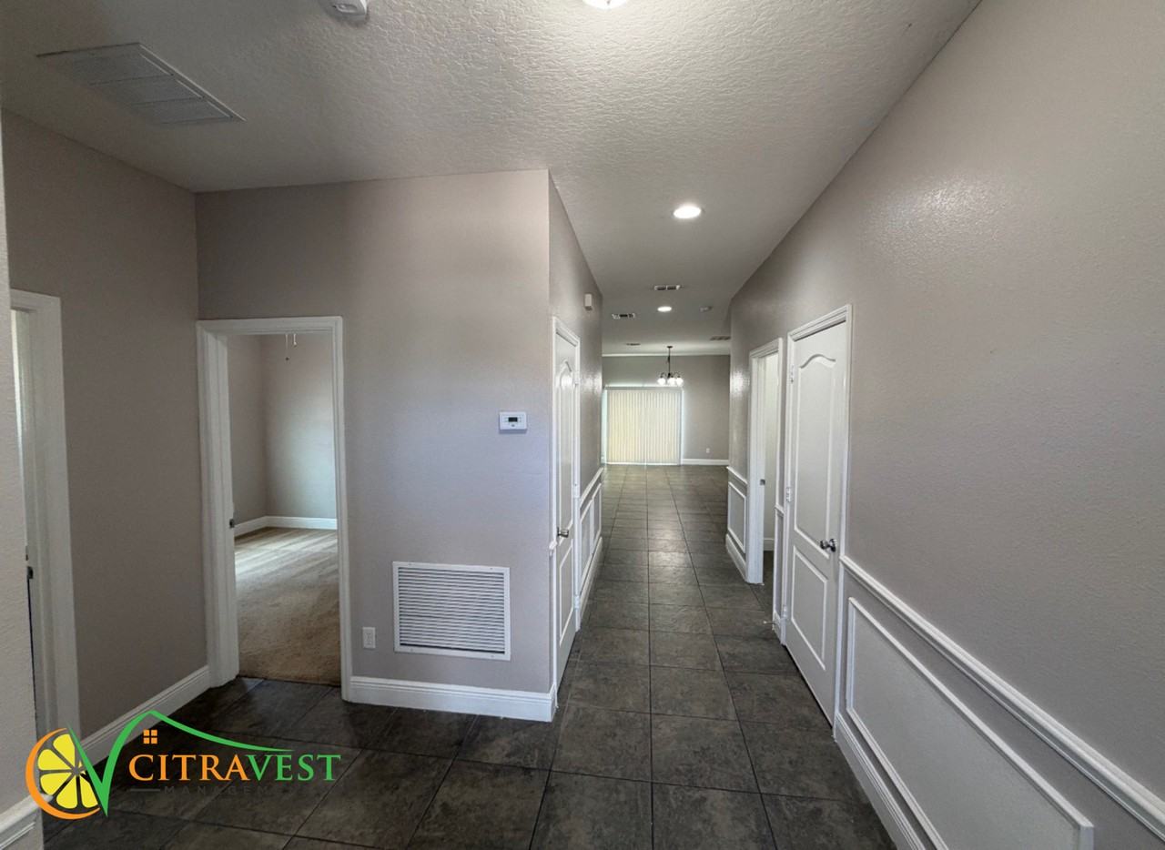 1223 Amazon Dr - Photo 2 of 12