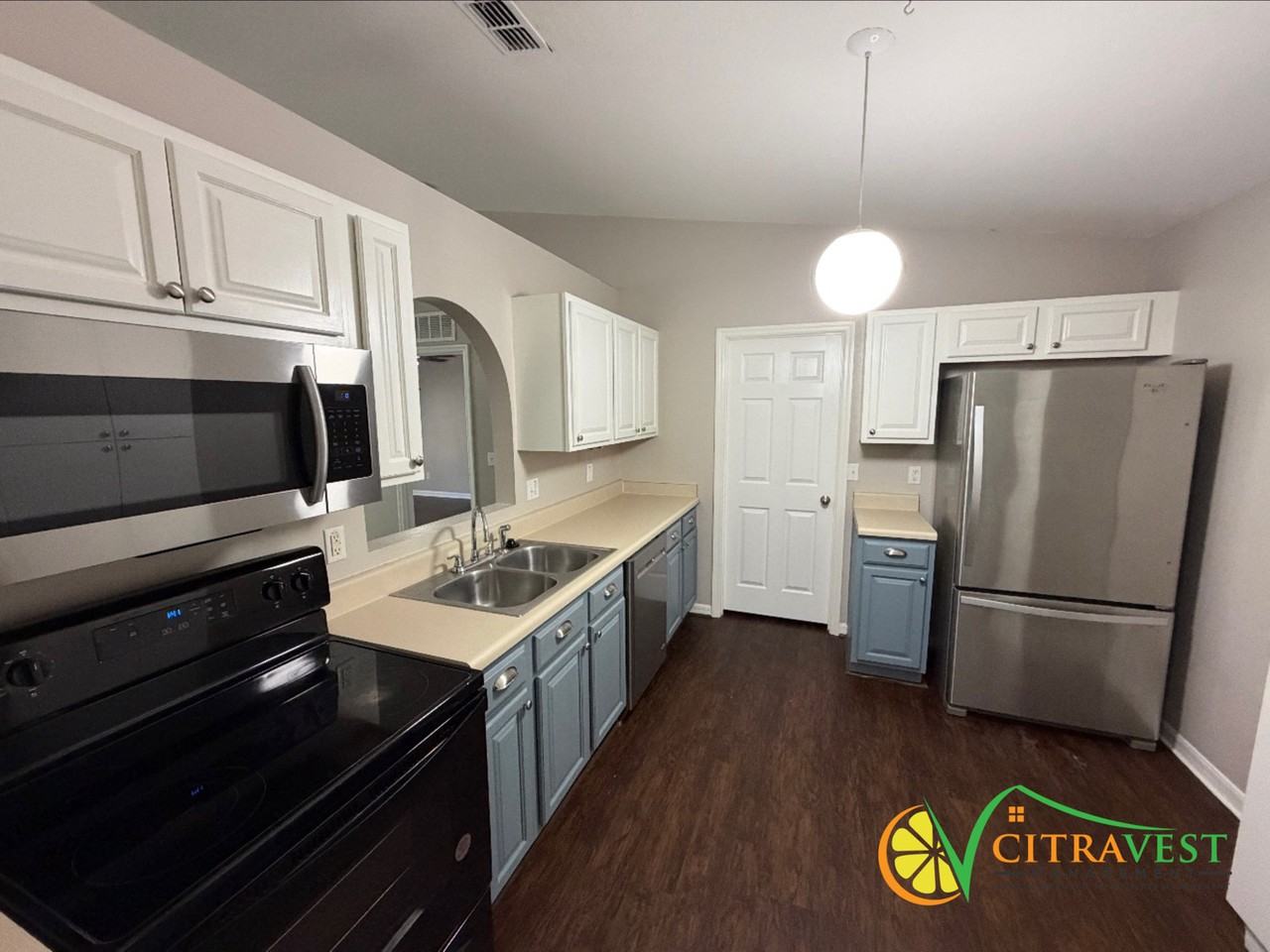 1025 Evans Loop - Photo 4 of 10