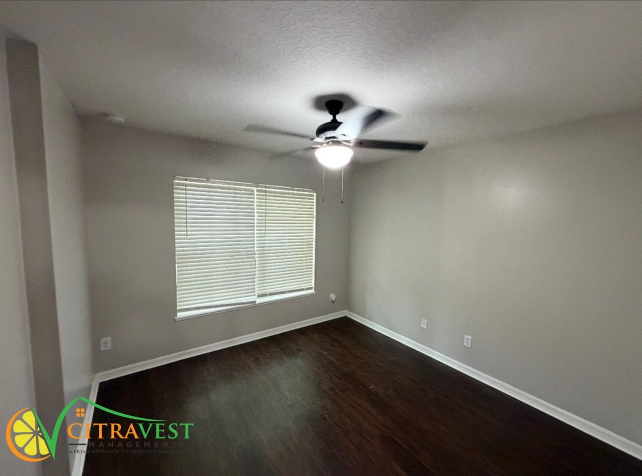 1025 Evans Loop - Photo 5 of 10