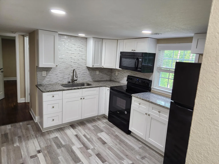 578 Harrop Ln #4 - Photo 4 of 8