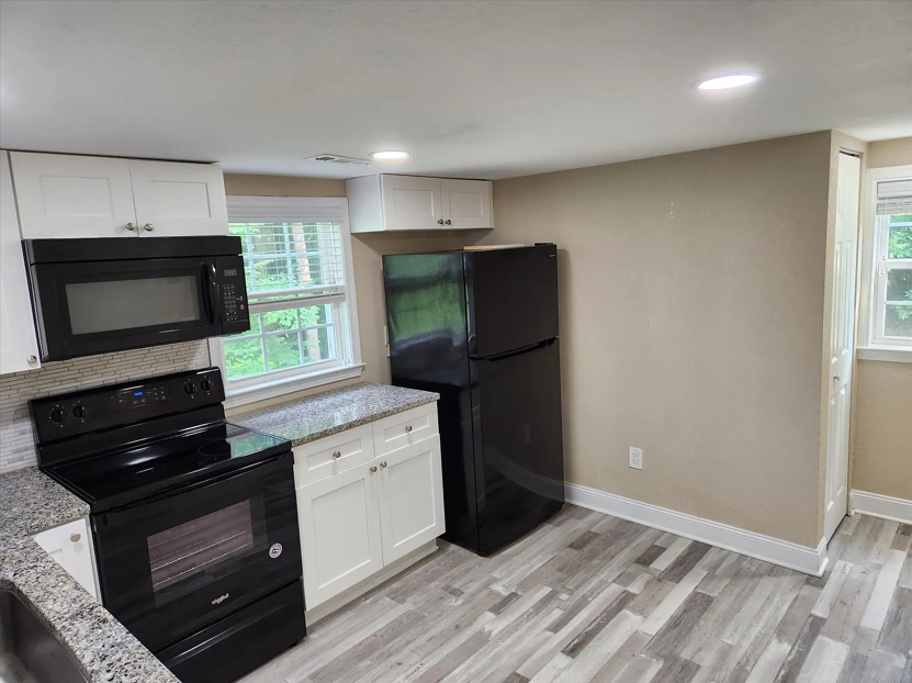 578 Harrop Ln #4 - Photo 5 of 8
