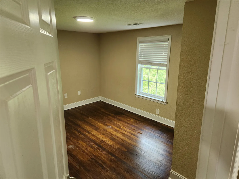 578 Harrop Ln #4 - Photo 6 of 8