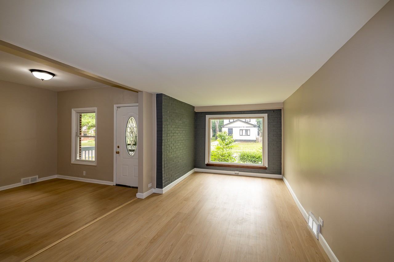 11800 Soika Ave - Photo 2 of 17