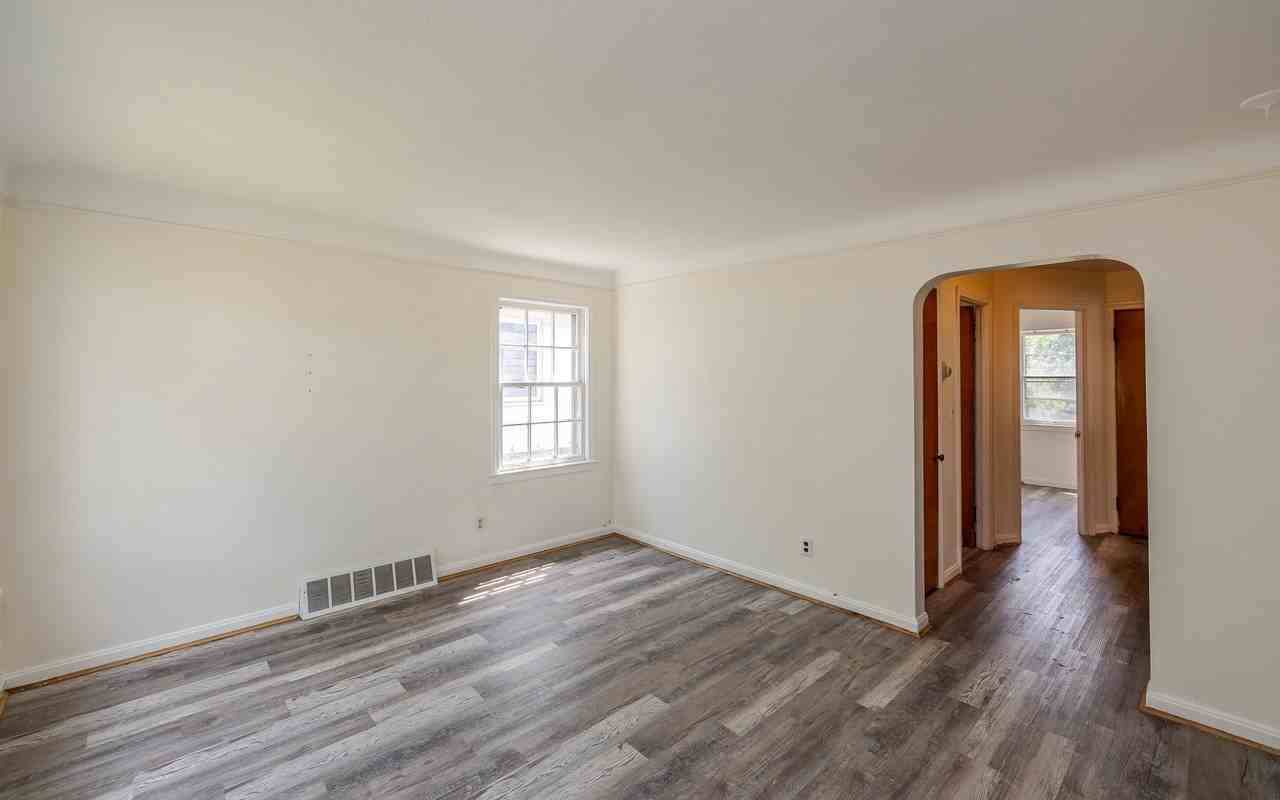 3864 E 154th St - Photo 2 of 19