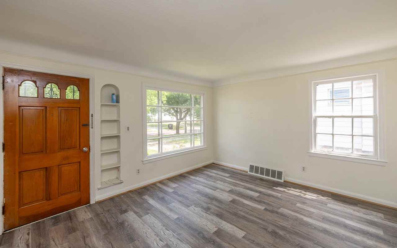 3864 E 154th St - Photo 5 of 19