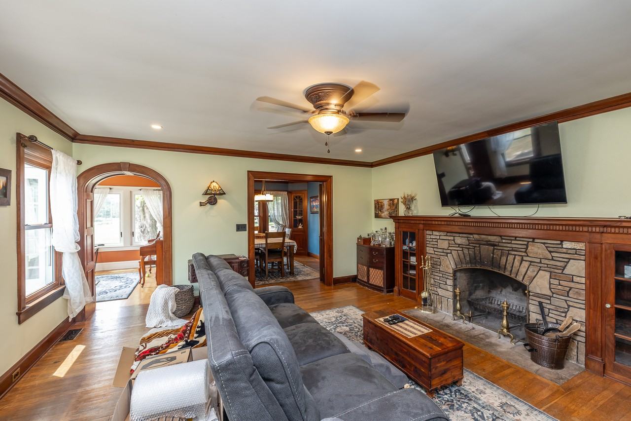 7550 Mayfield Rd - Photo 2 of 29