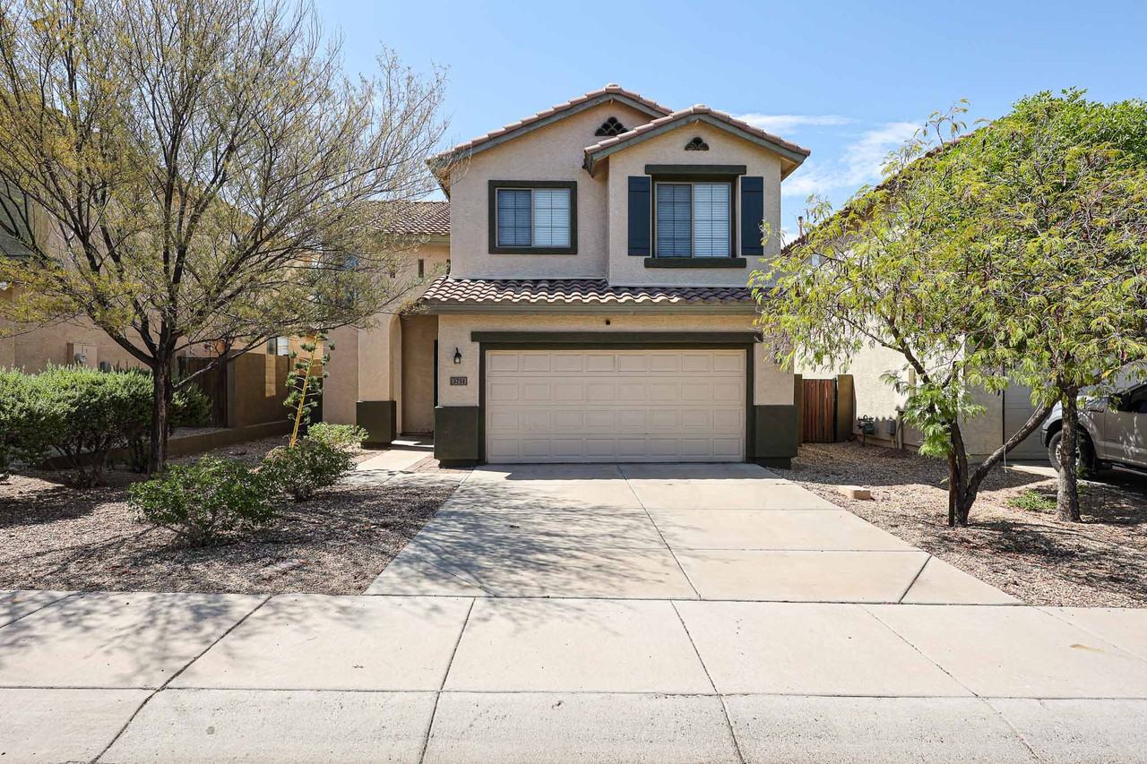 3751 W Desert Creek Ln - Photo 2 of 39