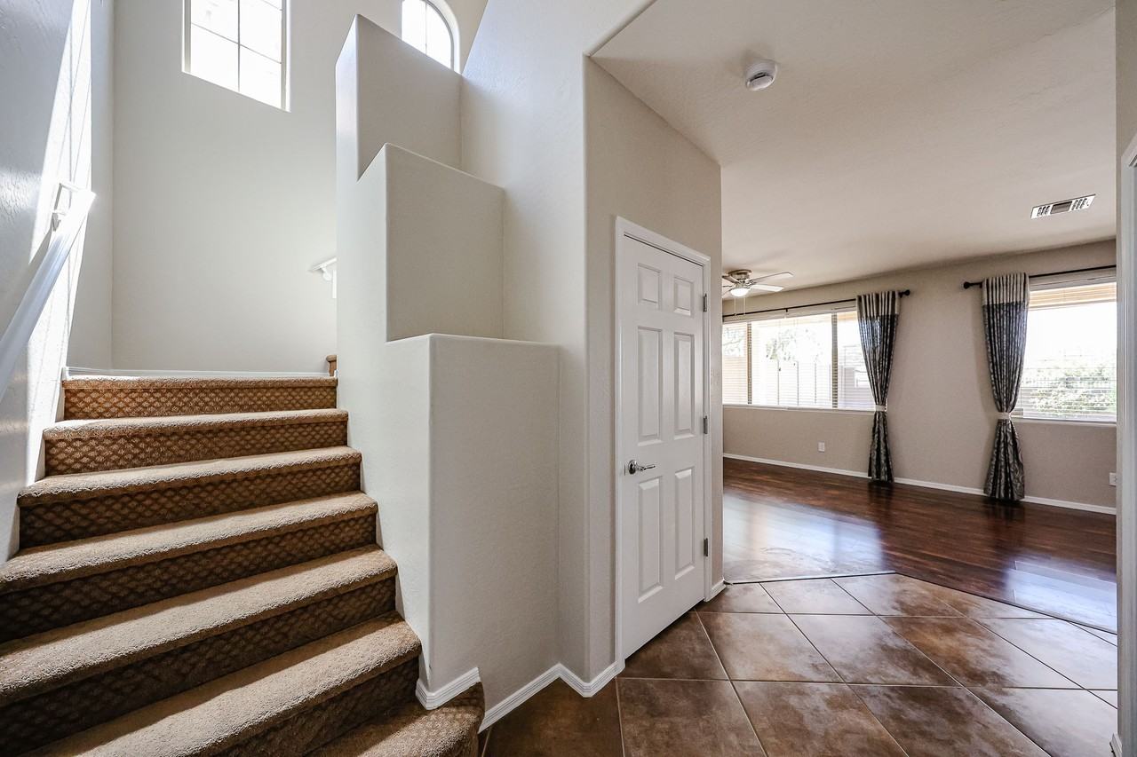 3751 W Desert Creek Ln - Photo 5 of 39