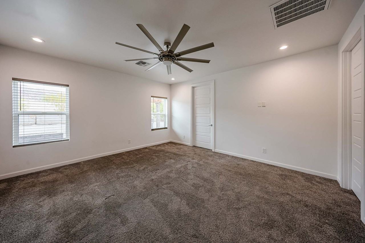 347 E La Mirada Dr - Photo 5 of 43