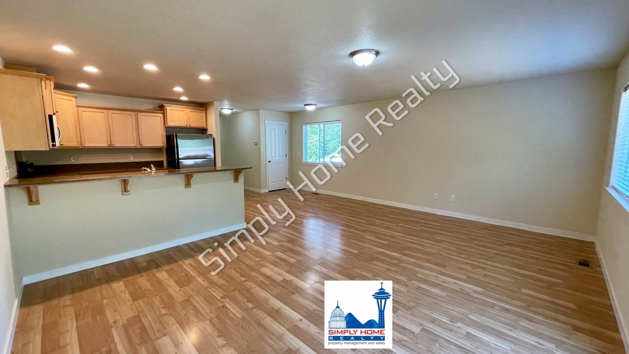 4526 5th Ave Nw - Photo 7 of 25