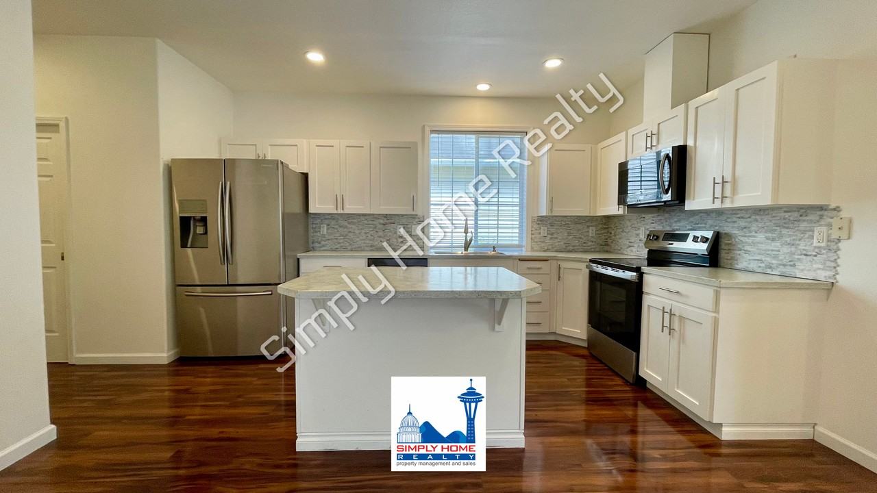 8335 15th Ave Se - Photo 6 of 30