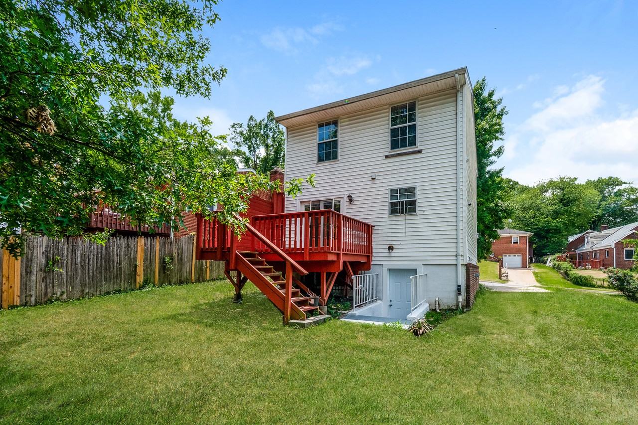5704 Monroe St - Photo 2 of 18