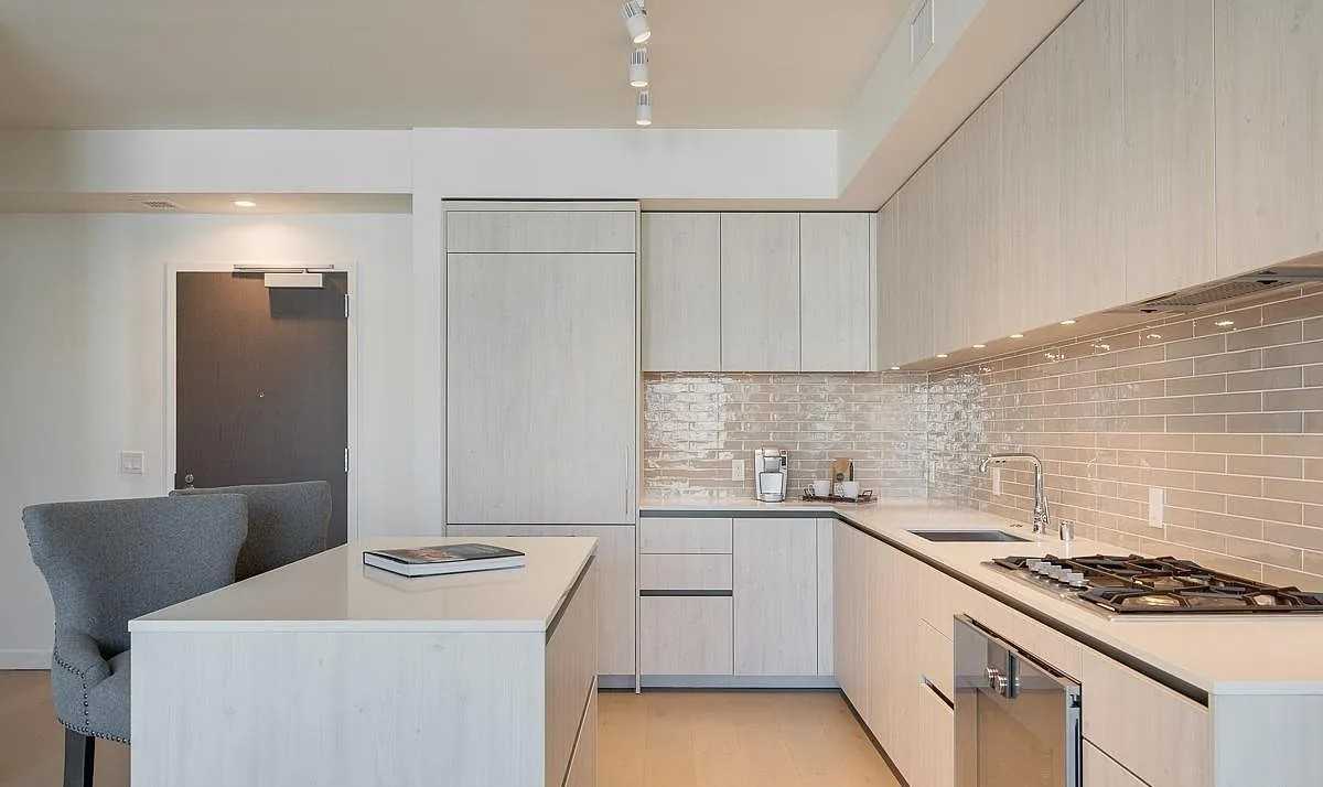 1000 3rd St - Photo 5 of 7