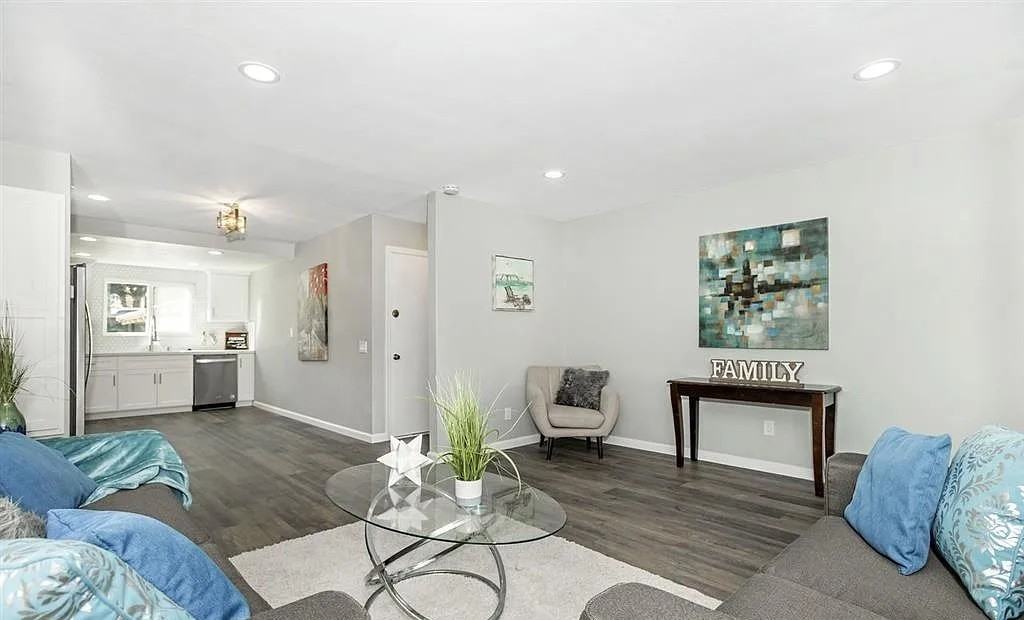 10850 Serafina Ln - Photo 6 of 9