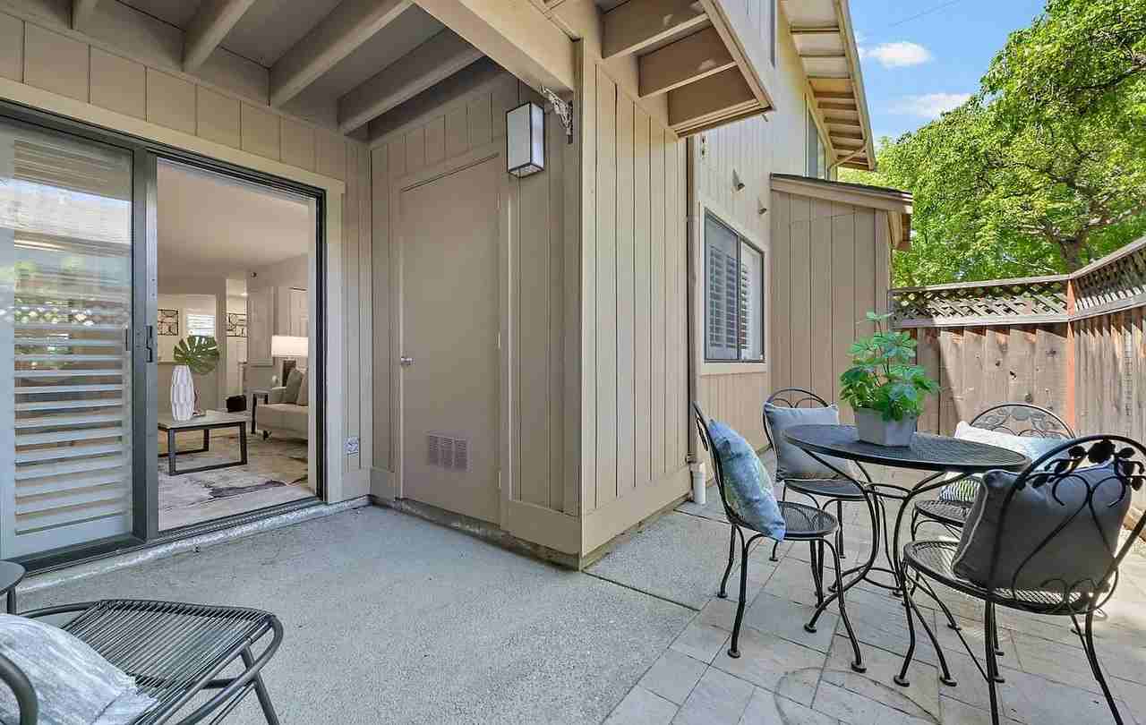 598 Ironwood Ter #2 - Photo 6 of 9