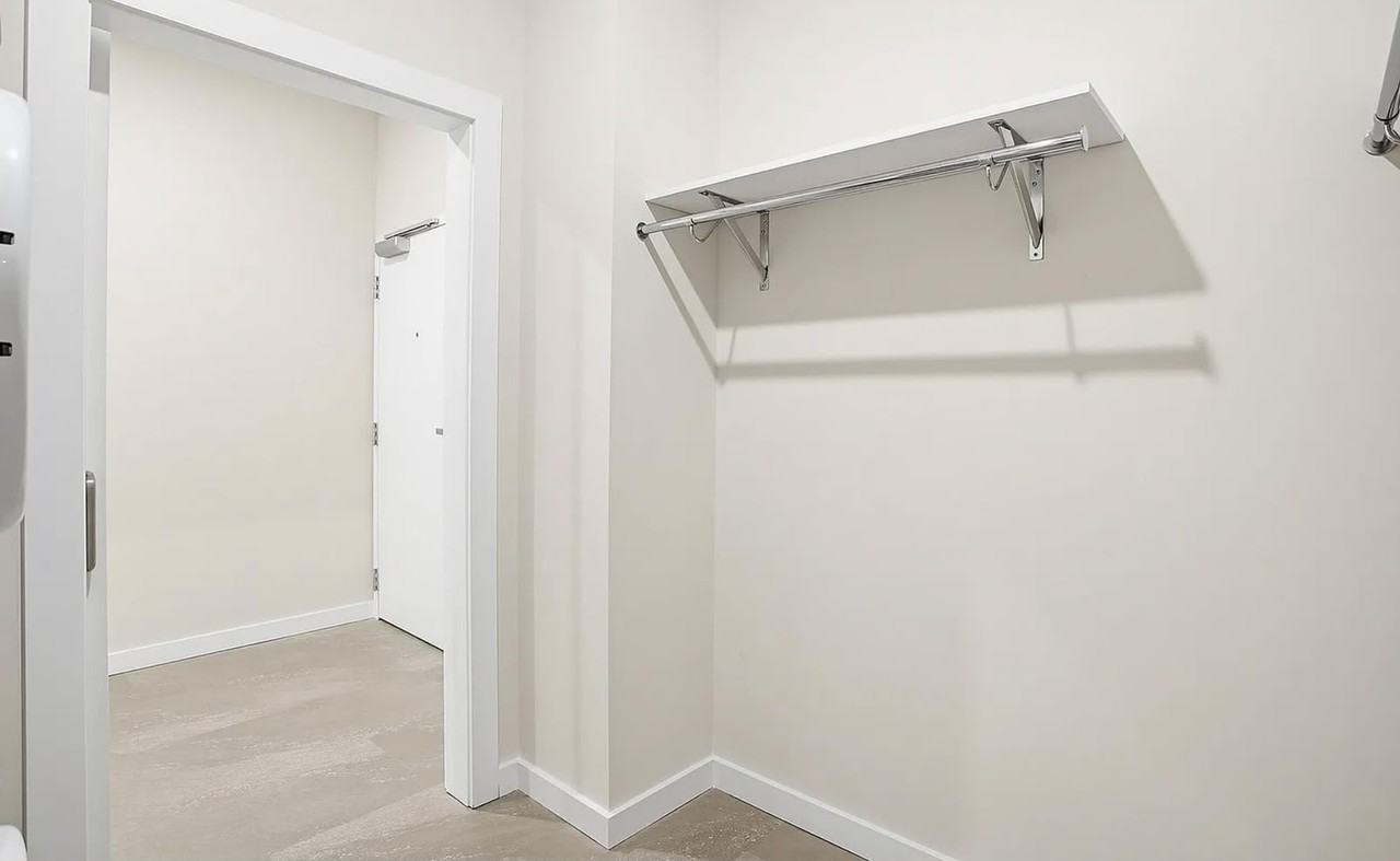 250 College Ave - Photo 5 of 18