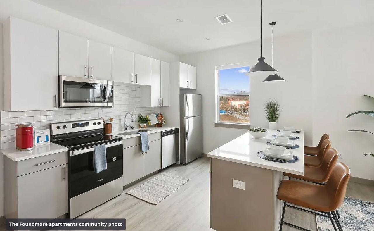 300 Hillview Dr - Photo 3 of 20