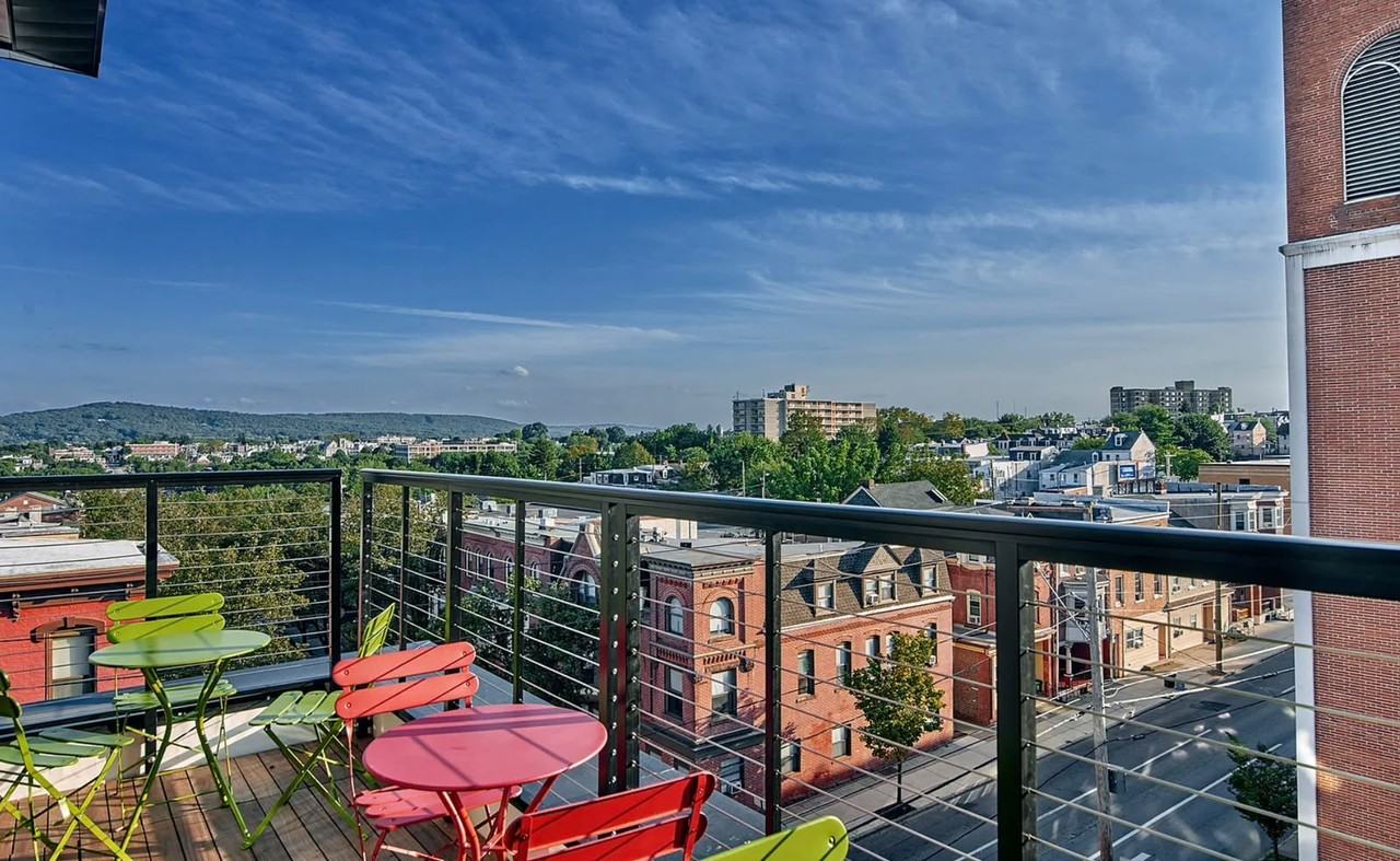 555 W Walnut St - Photo 2 of 20