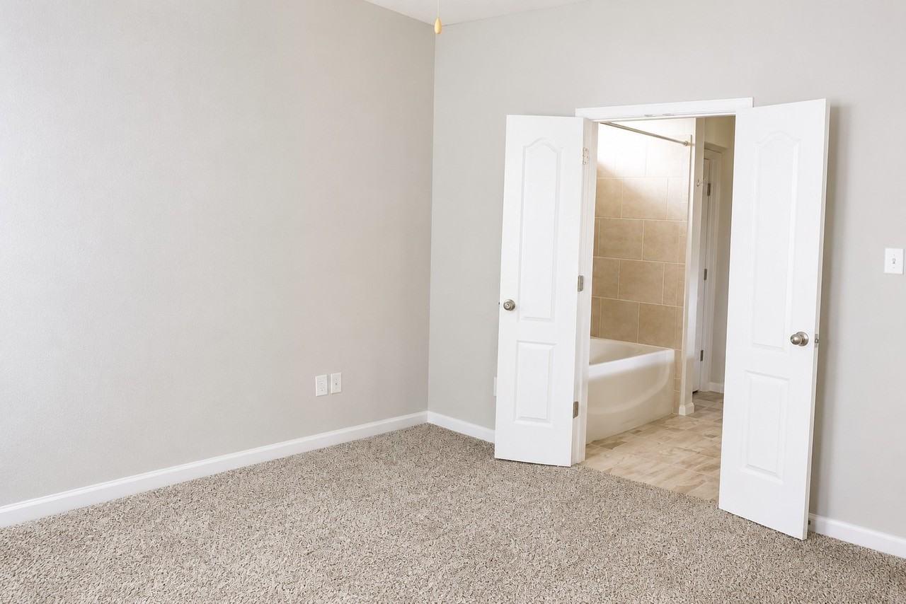 7508 Hudson Grove Dr - Photo 4 of 10