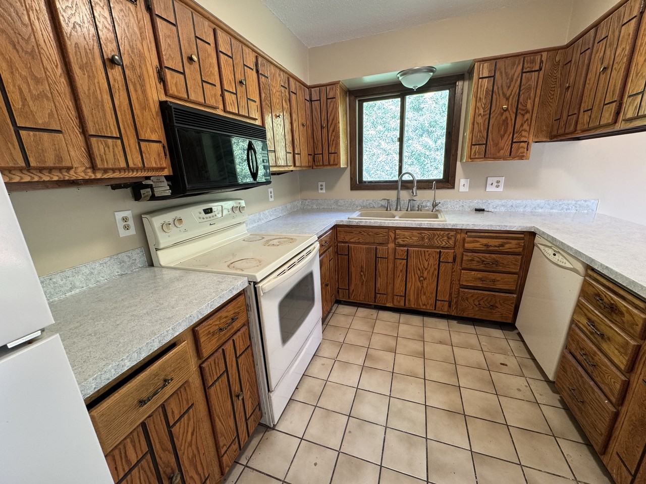 8090 Urbandale Ln N - Photo 4 of 14