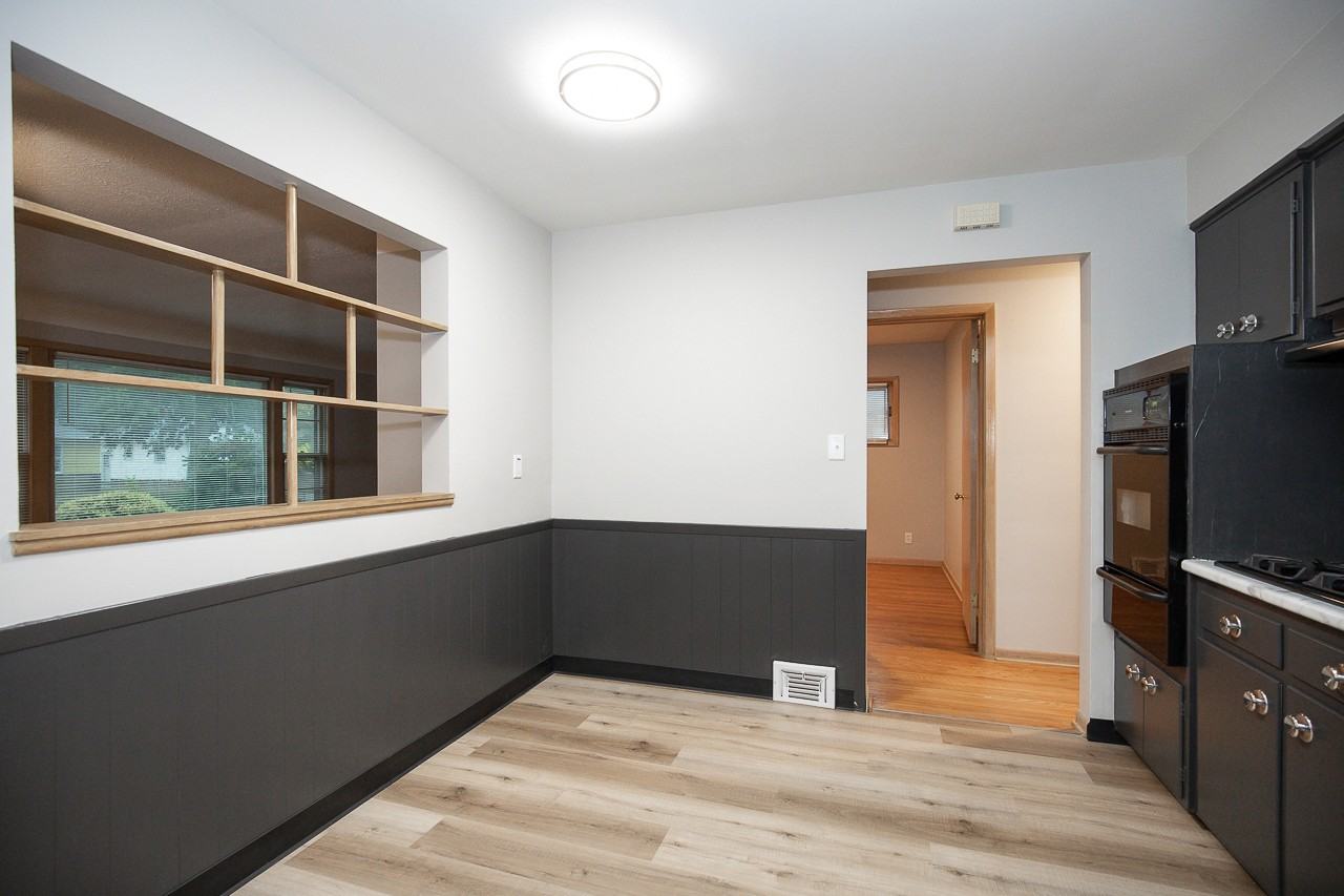 4365 Adrian Rd - Photo 5 of 32