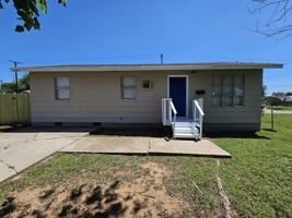 featured image of 1439 Ne 24th St