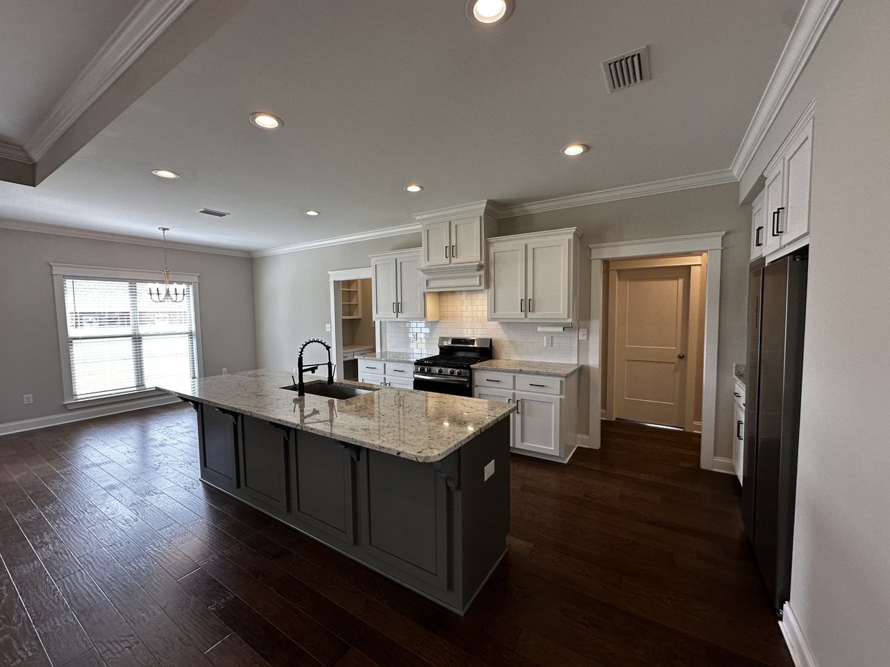 24588 Thunder Gulch Ln - Photo 5 of 38